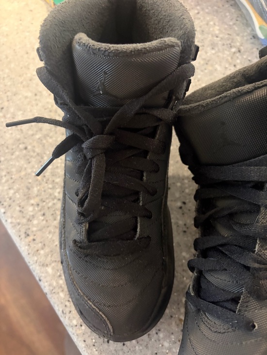 Jordan Kids' All-Black Sneaker - Picture 4 of 14